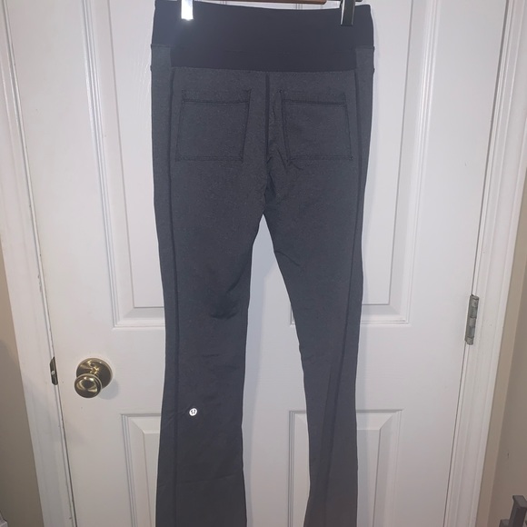 Lululemon pants with back pockets - Picture 4 of 5